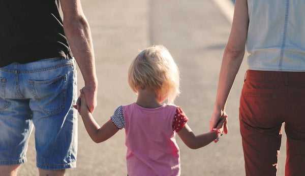 Μιχαηλίδου: Επίδομα έως 1.200 ευρώ για ανάδοχους γονείς