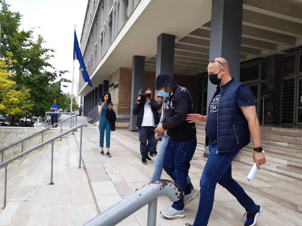 Ξεκίνησε η δίκη για την φρικιαστική δολοφονία της 40χρονης – Την τεμάχισε με κοπίδι και ηλεκτρικό πριόνι και στην συνέχεια την έκαψε στην σόμπα.