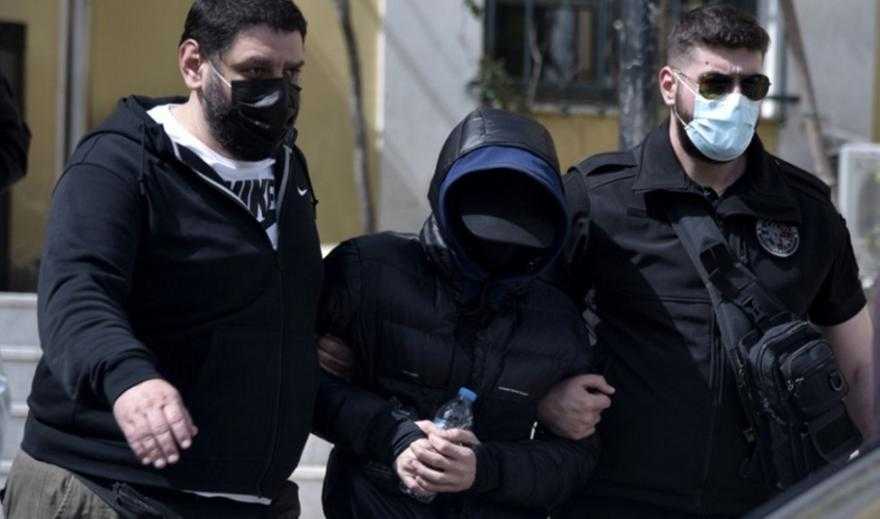 Ολοκληρώθηκαν οι απολογίες του Μένιου Φουρθιώτη και των συγκατηγορούμενων – Διάσκεψη ανακριτή και εισαγγελέα,