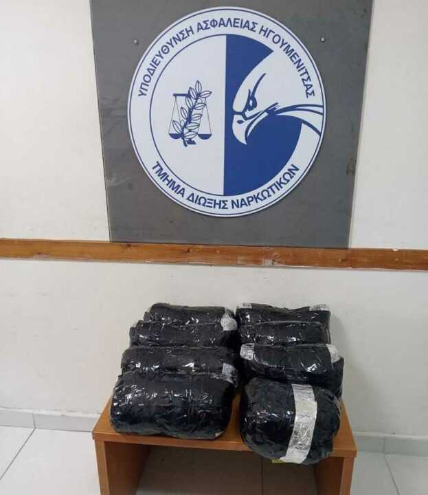 Συνελήφθη να μεταφέρει ένα πιστόλι TOKAREV και πάνω από 8 κιλά ακατέργαστης κάνναβης!