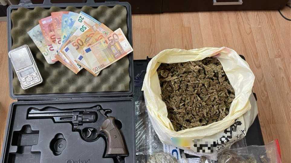 Επιχείρηση από την Πρέβεζα για τη σύλληψη διακινητή ναρκωτικών στην Αθήνα