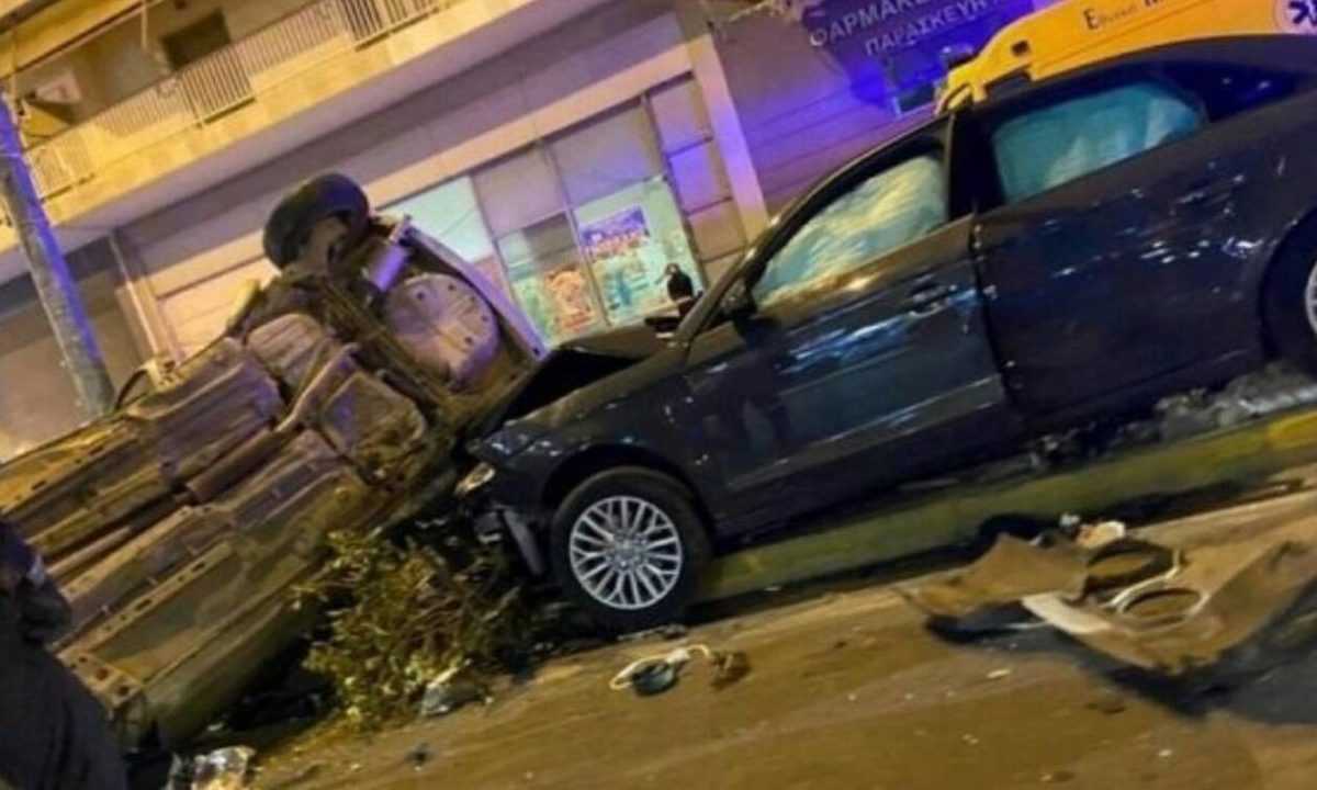 Τροχαίο στο Περιστέρι: Δίνει μάχη για τη ζωή του 21χρονος ειδικός φρουρός (Βίντεο)