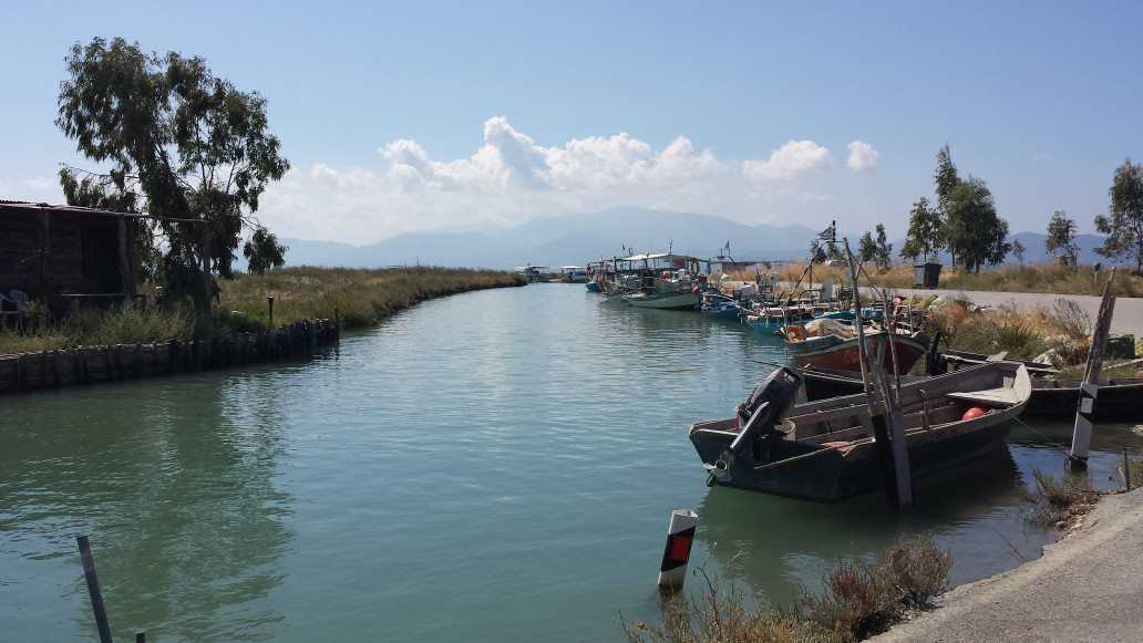 Ψάρευε παράνομα με «μεσινέζα» στο Νεοχώρι Άρτας