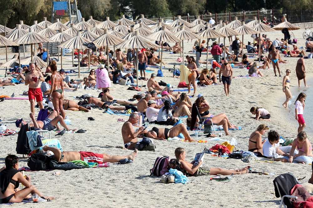 Ασφυκτικά γεμάτες οι Ηπειρώτικες παραλίας του Ιονίου το Σαββατοκύριακο