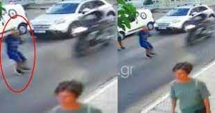 Βίντεο – σοκ: Η στιγμή που μηχανή παρασύρει 10χρονο παιδί