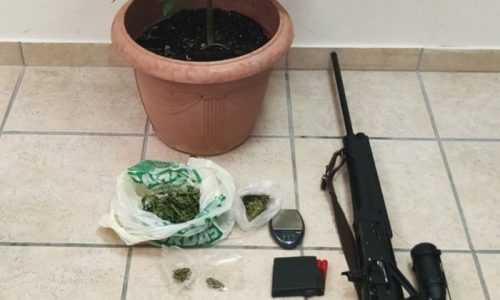 Πρέβεζα: Του βρήκαν στο σπίτι του ναρκωτικά και οπλο