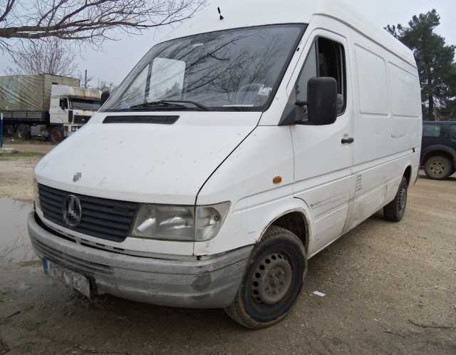 Μετέφερε 38 μετανάστες στοιβαγμένους μέσα σε βανάκι στην Εγνατία Οδό