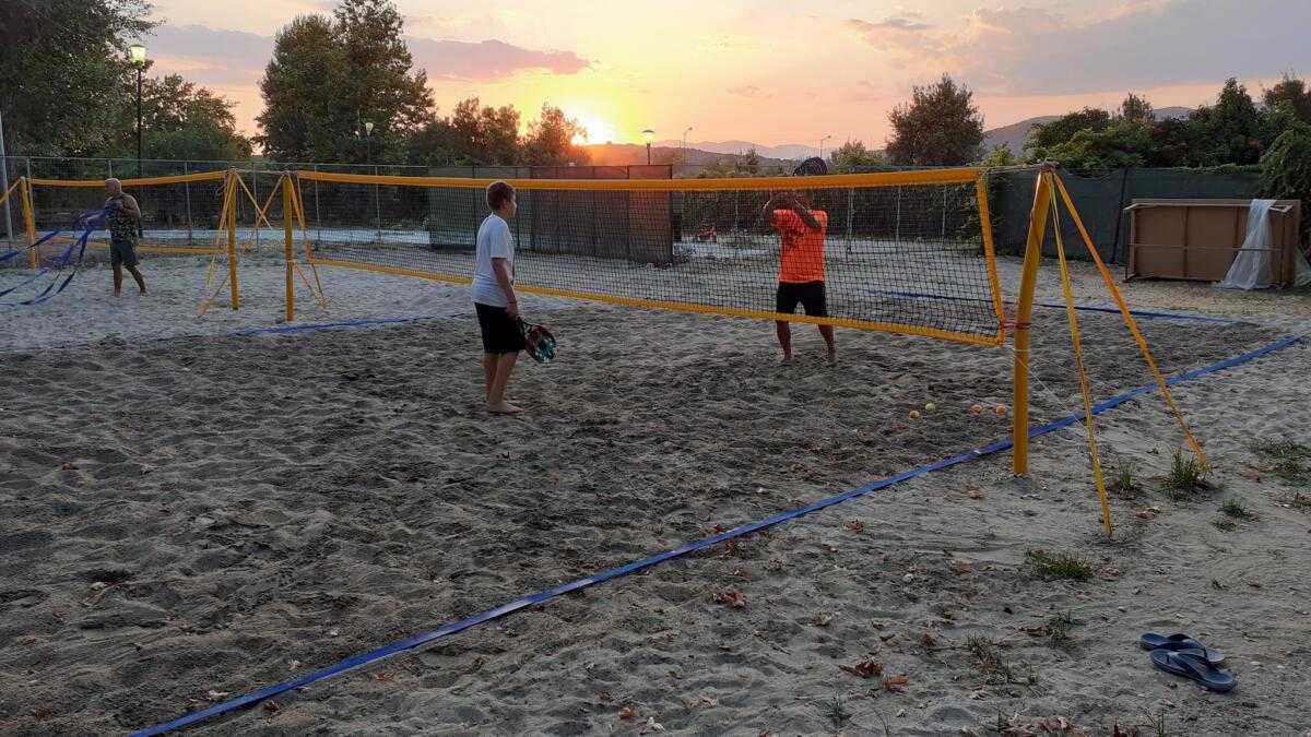 Γήπεδα beach tennis στην πόλη της Άρτας, δίπλα στον Άραχθο ποταμό (Βίντεο)