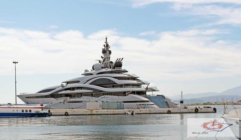 Στο λιμάνι της Πρέβεζας το υπερπολυτελές γιοτ “Al Lusail” του εμίρη του Κατάρ Sheikh Tamim bin Hamad Al Thani.