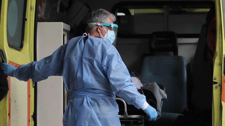 Αγωνία για την 2χρονη που έπεσε από μπαλκόνι 4ου ορόφου πολυκατοικίας.