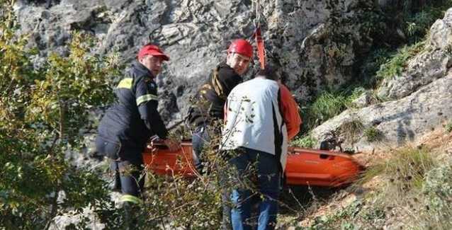 Τραγωδία με νεαρό μοτοσικλετιστή: Έπεσε σε χαράδρα και σκοτώθηκε