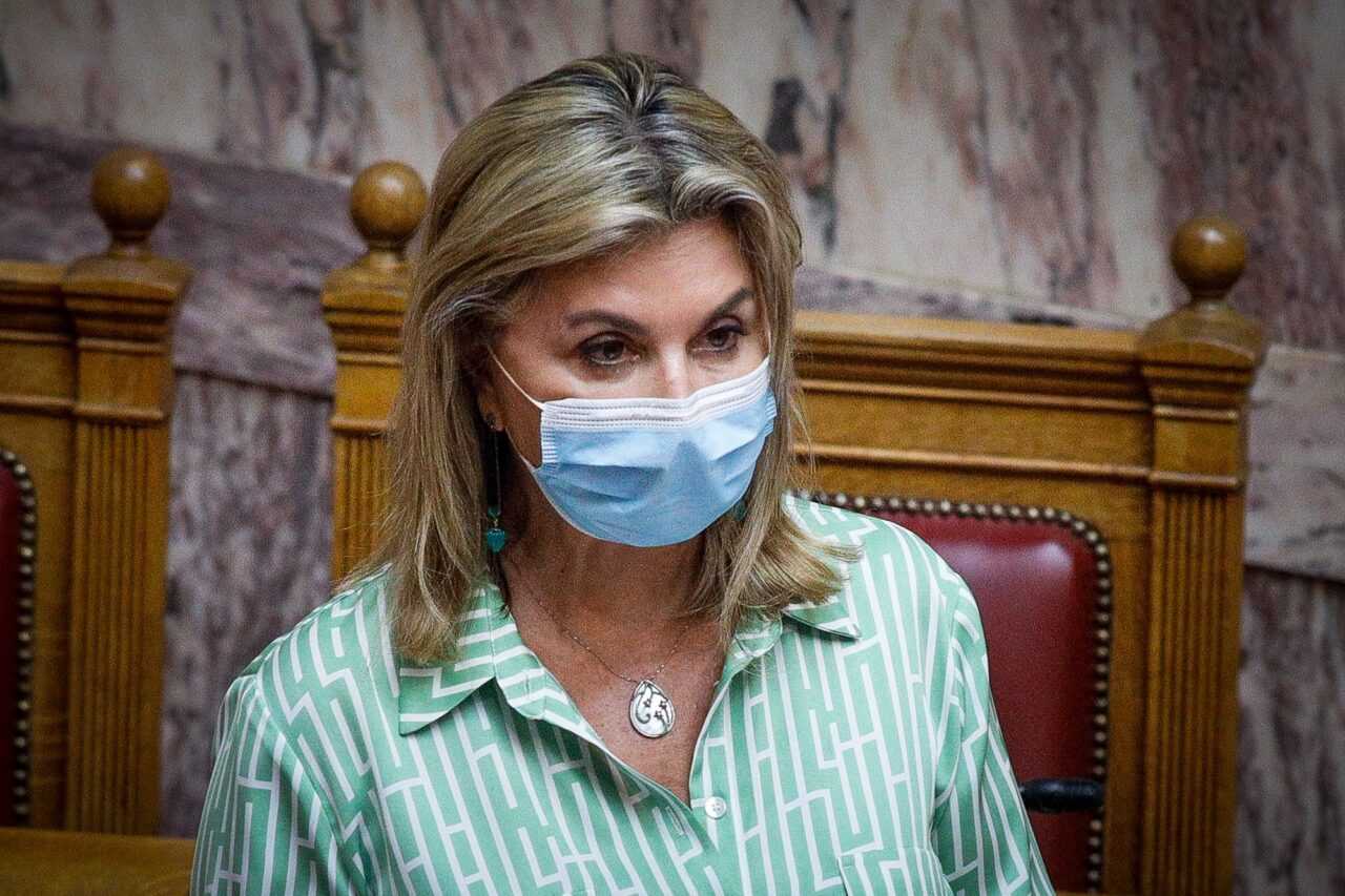 Ζ. Μακρή: Όταν το εισηγηθούν οι ειδικοί θα εξετάσουμε την υποχρεωτικότητα στον εμβολιασμό (audio)