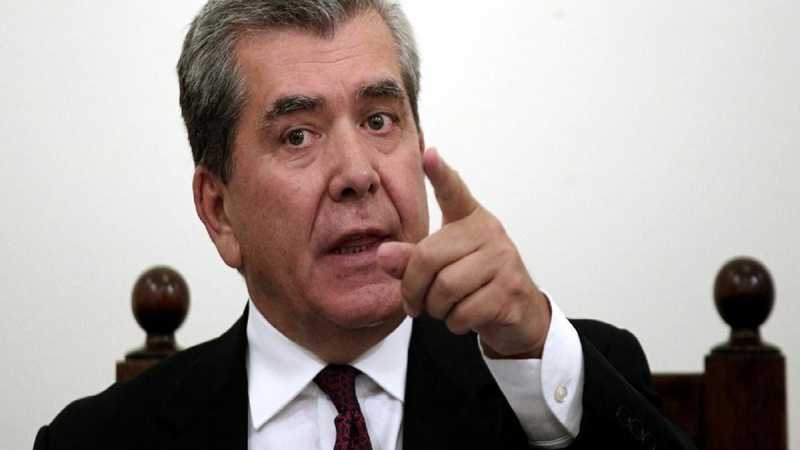 Μητρόπουλος «γκρεμίζει» τις απειλές της κυβέρνησης: Δεν επιτρέπεται να απολύσουν τους ανεμβολίαστους ούτε να διακόψουν τον μισθό τους» (video)