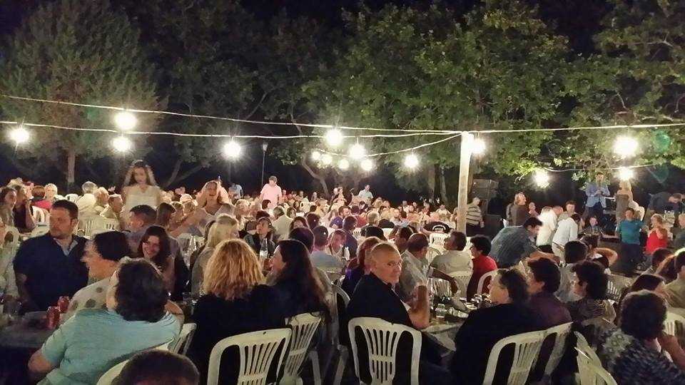 Ανατροπή με την ΚΥΑ στην εστίαση: Μόνο για εμβολιασμένους στα υπαίθρια πανηγύρια, μπουζούκια, και κλαμπ