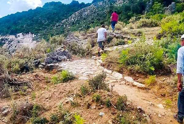 Στο φως τα λιθόστρωτα μονοπάτια του ιστορικού Σουλίου