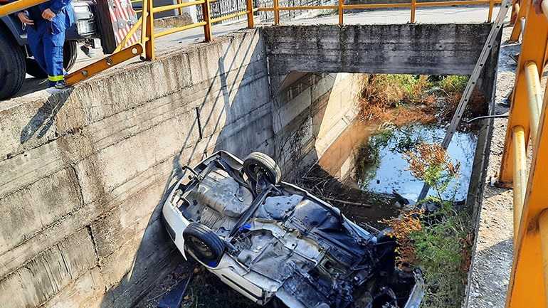Σκοτώθηκε νεαρός οδηγός αυτοκινήτου που έπεσε σε αρδευτικό κανάλι