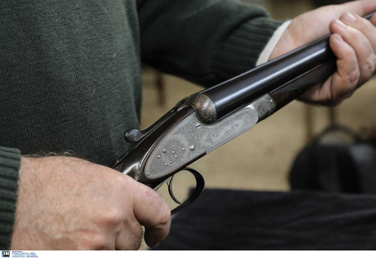 Θείος πυροβόλησε τον ανιψιό του μπροστά στην ανήλικη κόρη του