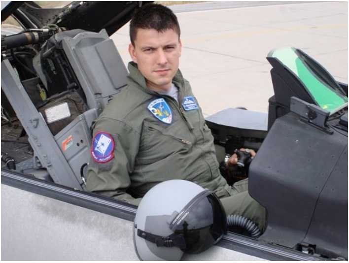 Η Άρτα τιμά τον πεσόντα Σμηναγό Αναστάσιο Μπαλατσoύκα: Προτομή και ονοματοδοσία Πλατείας