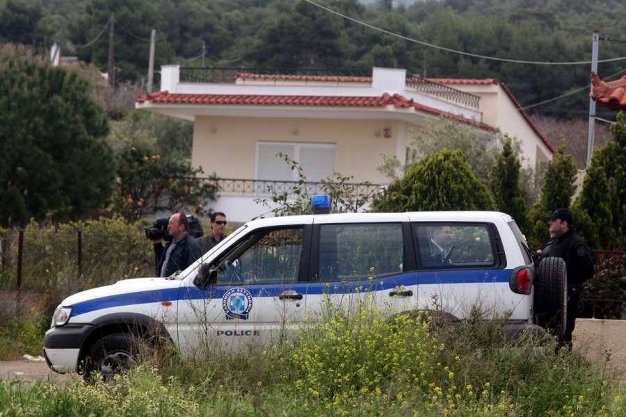 Έγκλημα στη Μεσαρά: Ανθρωποκυνηγητό για τους δολοφόνους του 40χρονου – Δέχτηκε πέντε σφαίρες μπροστά στην κόρη του