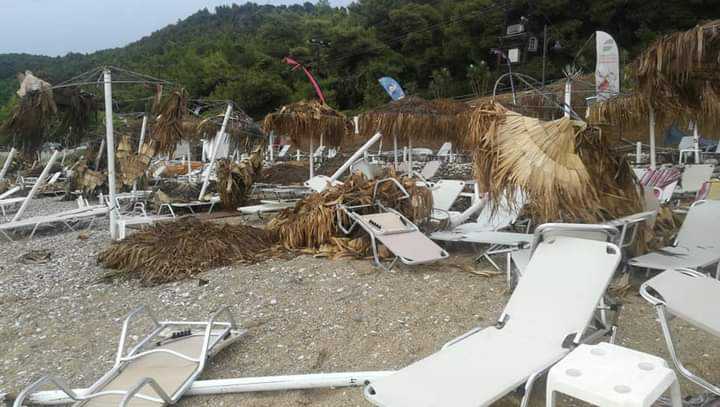 Εικόνες καταστροφής στην Λούτσα Πρέβεζας μετά από το ισχυρό μπουρίνι!