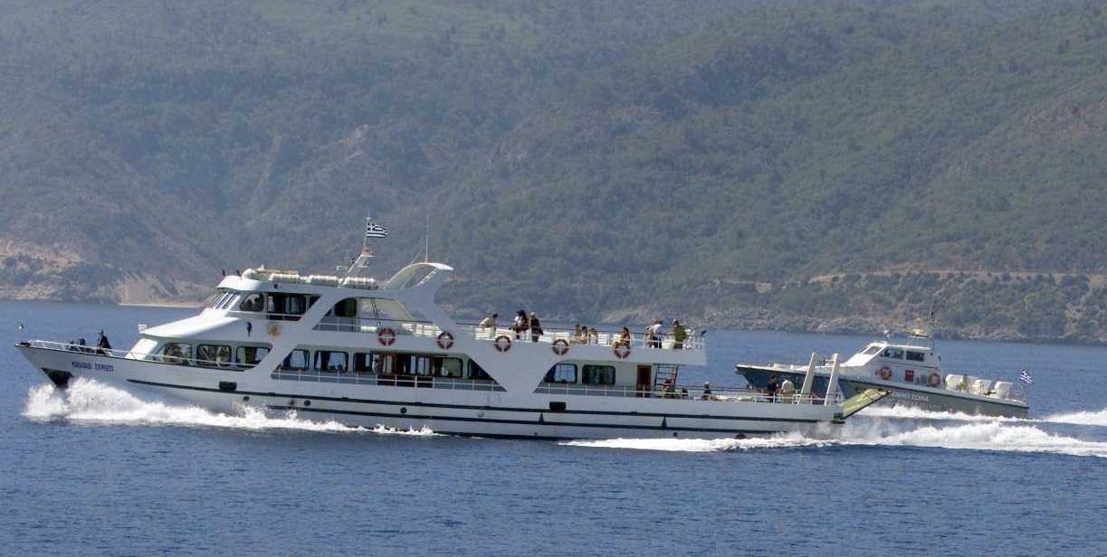 Πάργα: Προσάραξη σκάφους ημερόπλοιου στο Σαρακήνικο 