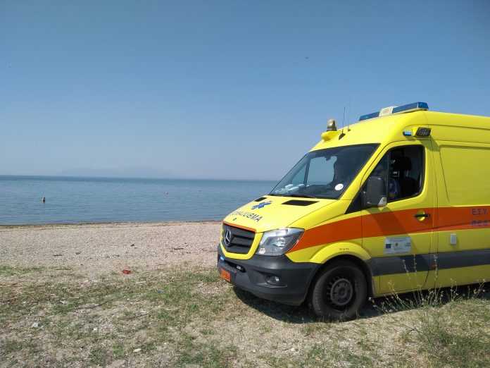 Πνίγηκε 78χρονη γυναίκα σε παραλία – Εντοπίστηκε από λουόμενους αναίσθητη στη θάλασσα