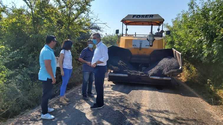 Συνεχίζονται με ακόμη 2.700 μ. ασφαλτοστρώσεων στο Ψαθοτόπι τα έργα αγροτικής και δημοτικής οδοποιίας 80 χλμ στο Δήμο Αρτάιων