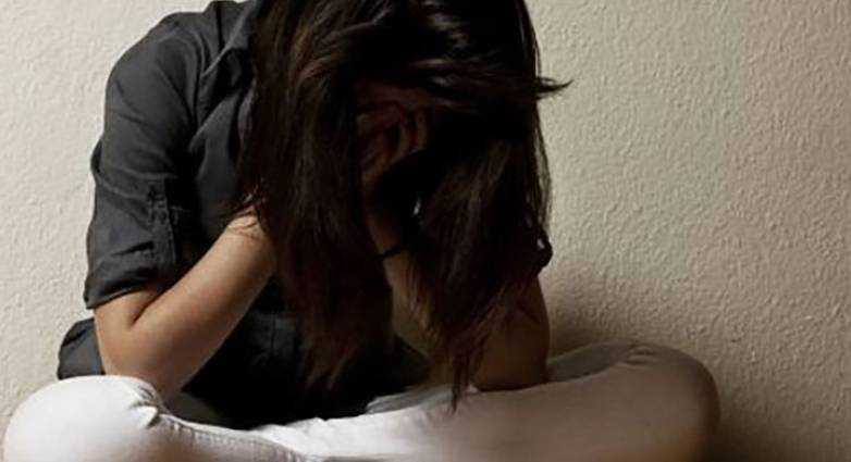 «Μου έβαλαν κέρματα μέσα στο αιδοίο και ένα…» – Φρικιαστική μαρτυρία βιασμού από 19χρονη