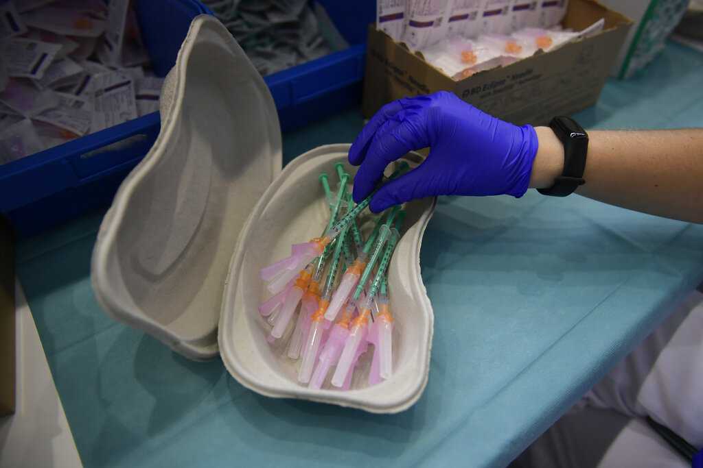 Τρίτη δόση εμβολίου: Άνοιξε η πλατφόρμα για τους άνω των 60 και υγειονομικούς