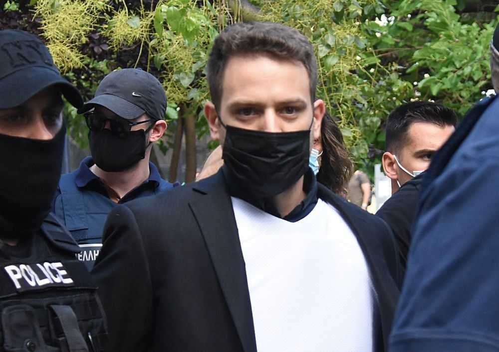 Καταιγιστικές εξελίξεις: Ένταλμα σύλληψης για στενό συγγενή του Μπάμπη Αναγνωστόπουλου για την δολοφονία της Κάρολαϊν!