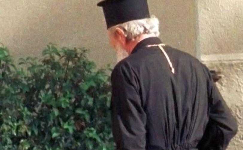 Δεν το χωράει ανθρώπινος νους: Μάνα έδινε την 10χρονη κόρη της σε 80χρονο ιερέα για σεξ