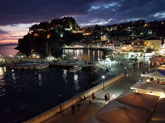 Παραμένουν και τον Οκτώβριο οι ξένοι τουρίστες σε Πάργα και Σύβοτα.