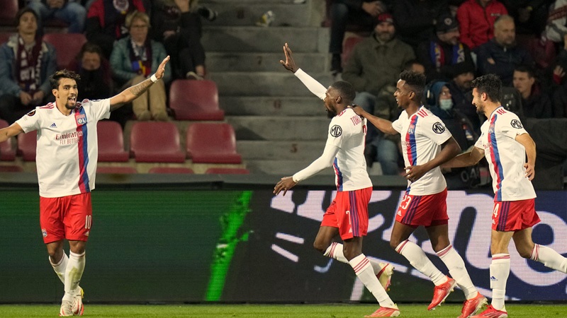Europa League: Εντυπωσιακή ανατροπή της Λιόν, «άνοιξαν λογαριασμό» Νάπολι και Σοσιεδάδ