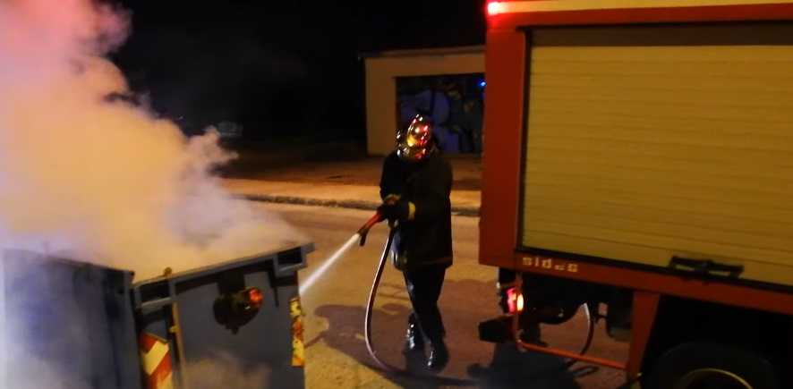 Συνελήφθη εμπρηστής στα Γιάννενα – Έβαζε φωτιές σε κάδους απορριμμάτων