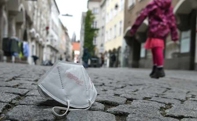 Κορονοϊός: Νέες «ελευθερίες» ακόμα και στις «κόκκινες» περιοχές για τους εμβολιασμένους. Τέλος τα μίνι lockdown;