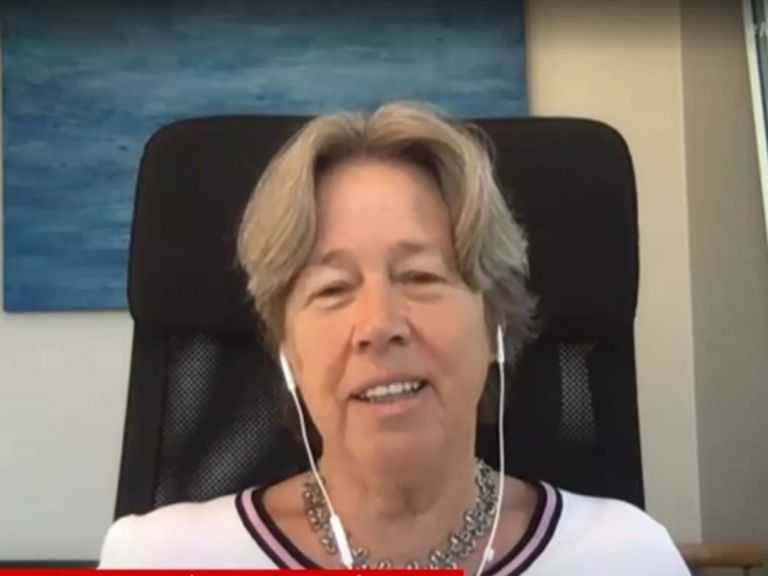 Λινού: Να επανεξεταστούν τα μέτρα χαλάρωσης για τους εμβολιασμένους- Πρέπει να ξανάρθουν οι μάσκες στους εξωτερικούς χώρους