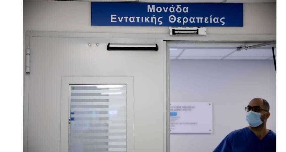 Πέθανε ο 30χρονος που δέχθηκε επίθεση με τσεκούρι στο κεφάλι