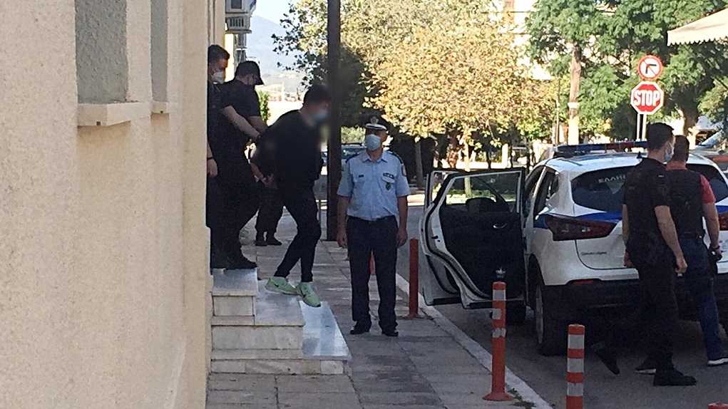 Κυπαρισσία: Προφυλακίστηκε ο 39χρονος Ρουμάνος που κατηγορείται για τη δολοφονία της Μ. Γκιούς (βίντεο)