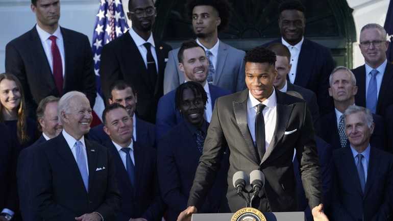 Μπάιντεν σε Γιάννη Αντετοκούνμπο: «Έβαλες 50 πόντους στο Game 6»