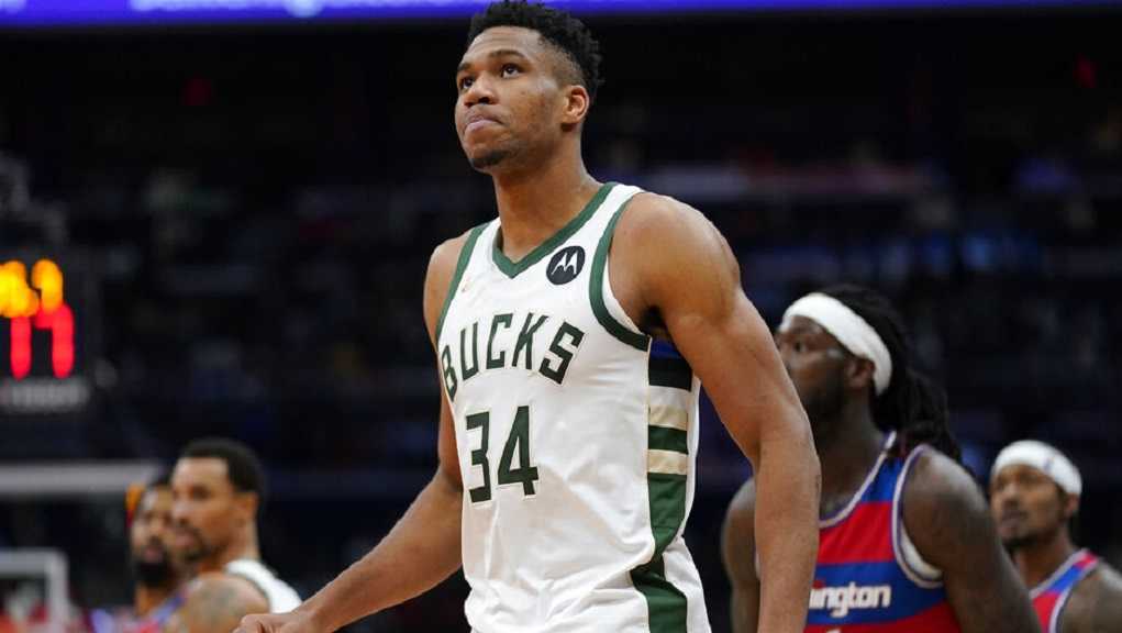 Πέμπτη ήττα σε έξι ματς για τους Μπακς του Γιάννη