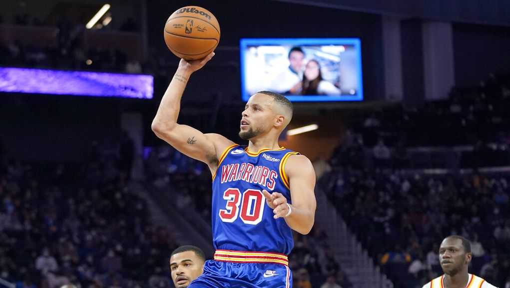 NBA: «Διαστημικός» Κάρι με «50αρα», πήραν το ντέρμπι στην παράταση οι Λέικερς