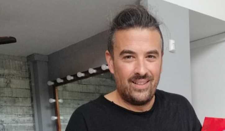 Γιάννης Αϊβάζης: «Είναι τραγικό να διαβάζεις μηνύματα που σου λένε “ψόφα” επειδή έκανες το εμβόλιο»