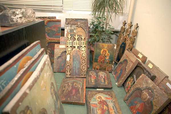 Μεγάλη ένταση στη δίκη για τις κλεμμένες εικόνες στα Γιάννενα – Έντονη αντιπαράθεση κατηγορούμενου, με τον Αλ. Καχριμάνη