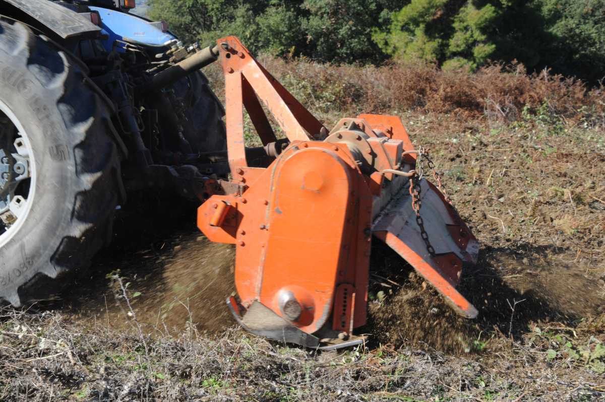 Σοκαριστικό ατύχημα: 27χρονος έκοψε το χέρι του σε φρέζα