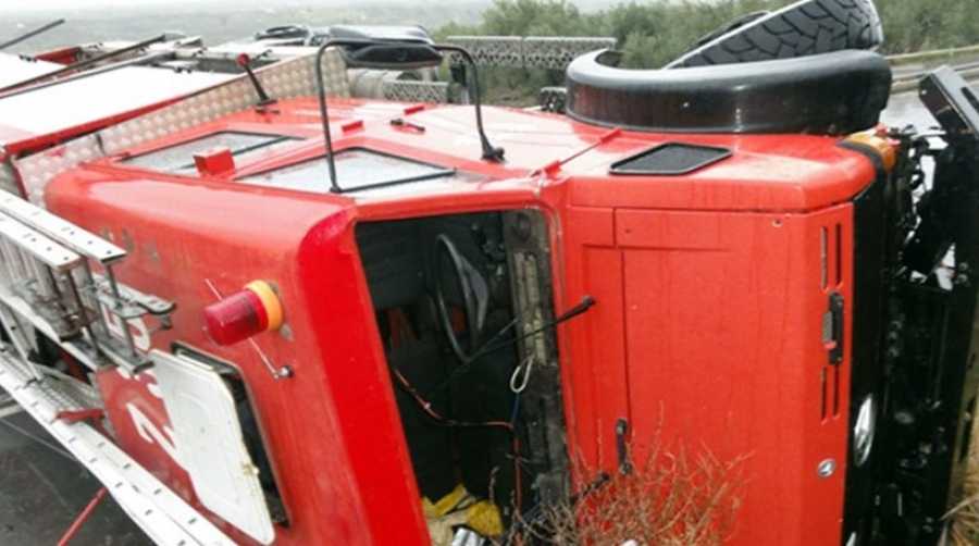 Σοκαριστικό βίντεο: Όχημα της πυροσβεστικής φέρνει τούμπες στην περιοχή του Αμμότοπου Άρτας