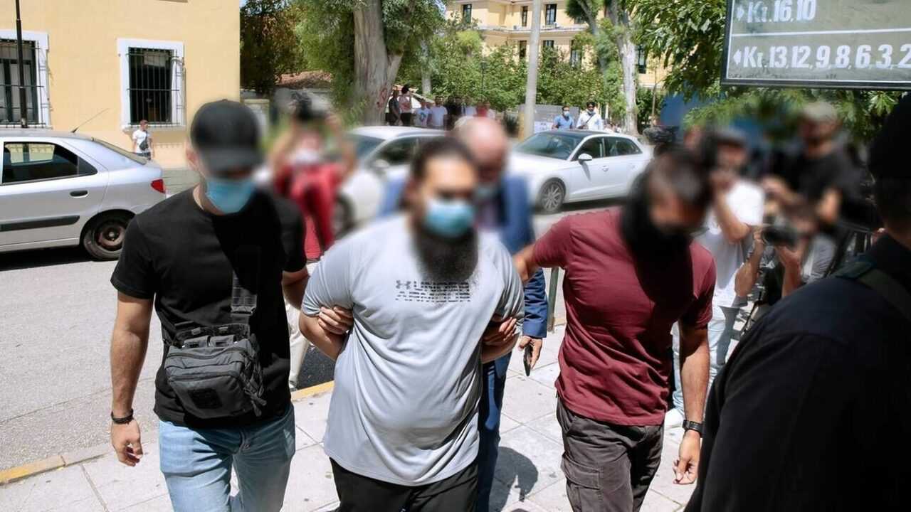 Προθεσμία πήρε ο ιερωμένος που επιτέθηκε με βιτριόλι σε Μητροπολίτες