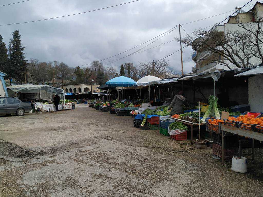 Ιωάννινα: Τριτοκοσμικές οι συνθήκες στην λαϊκή αγορά Αγίας Μαρίνας.