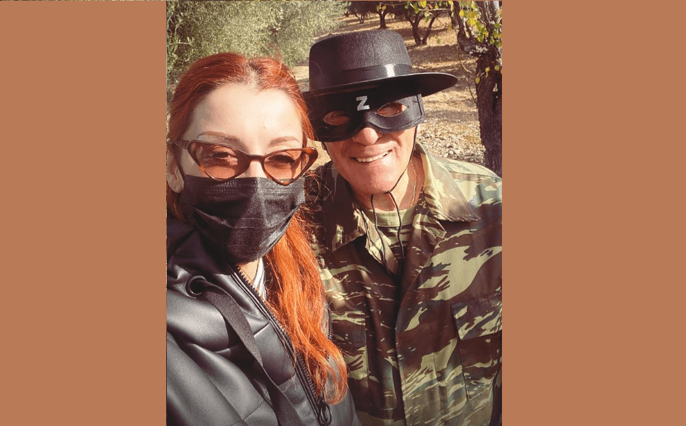 Παναγιώτης Ψωμιάδης – Εμφανίζεται ως…. Ζορό στη «Φάρμα» και δηλώνει: «Η οικογένειά μου “κλώτσησε” για την απόφασή μου»