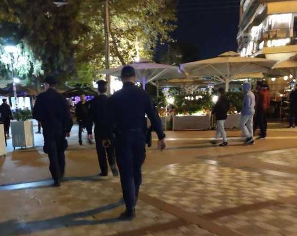 Άρτα: 5.000 ευρώ και αναστολή λειτουργίας για 15 σε κατάστημα που είχε πελάτη χωρίς πιστοποιητικό