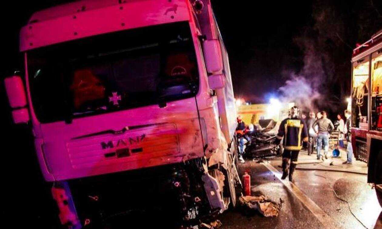 Φρικτό τροχαίο: Δύο νεκροί μετά από μετωπική σύγκρουση φορτηγών